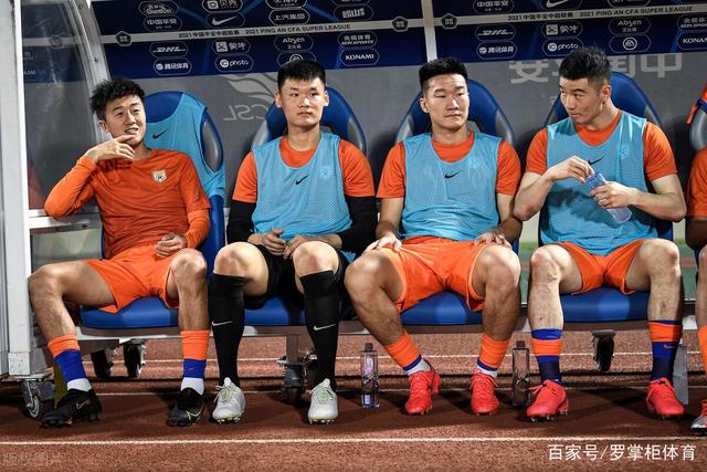 阿森纳锁定超级前锋奥斯梅恩，性价比远高于两大巨星